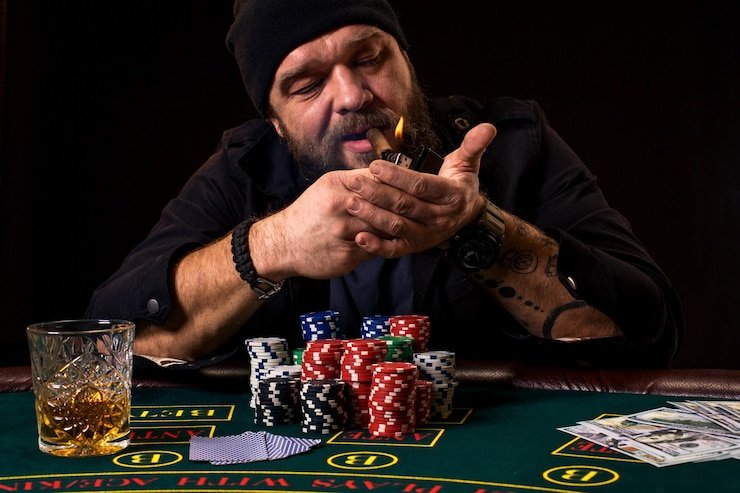 Dealer profesional sedang memandu permainan Live Casino secara langsung di piton786